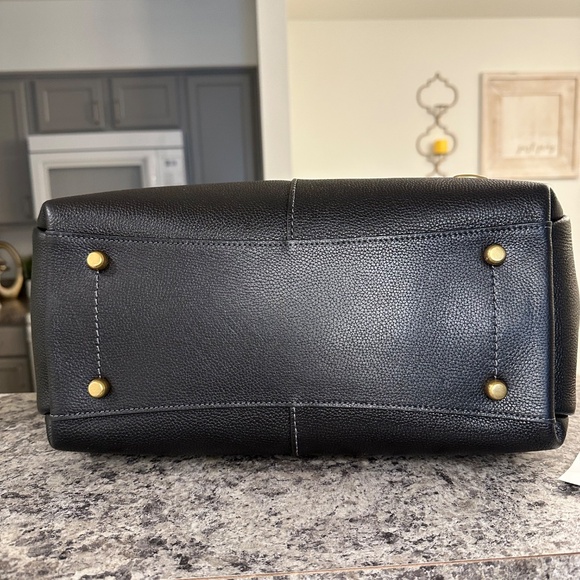 Coach Lana - Picture 4 of 6